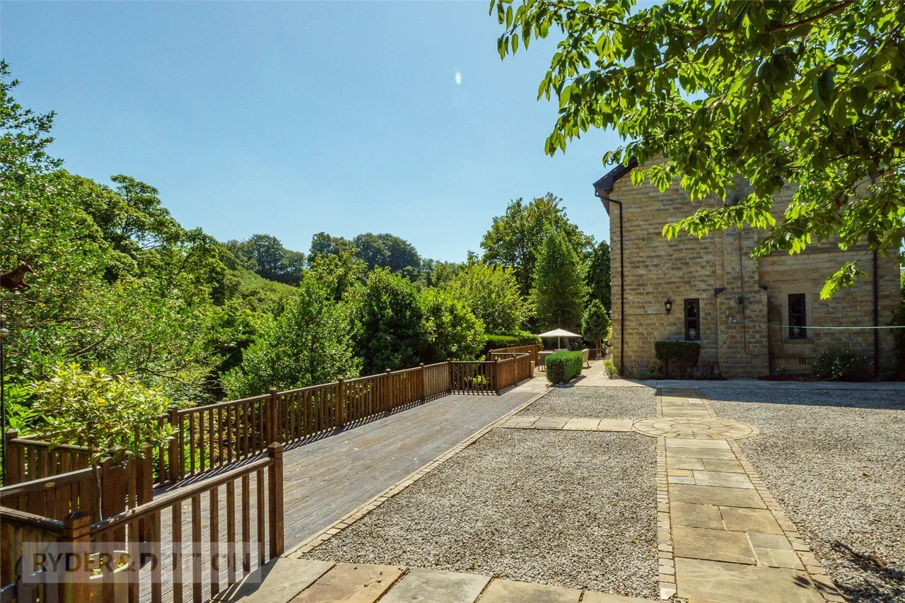 Whiteley Lodge, Ripponden, HX6, photo 29