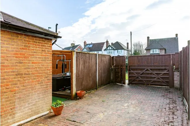 Manor Road North, Thames Ditton, KT7, photo 18