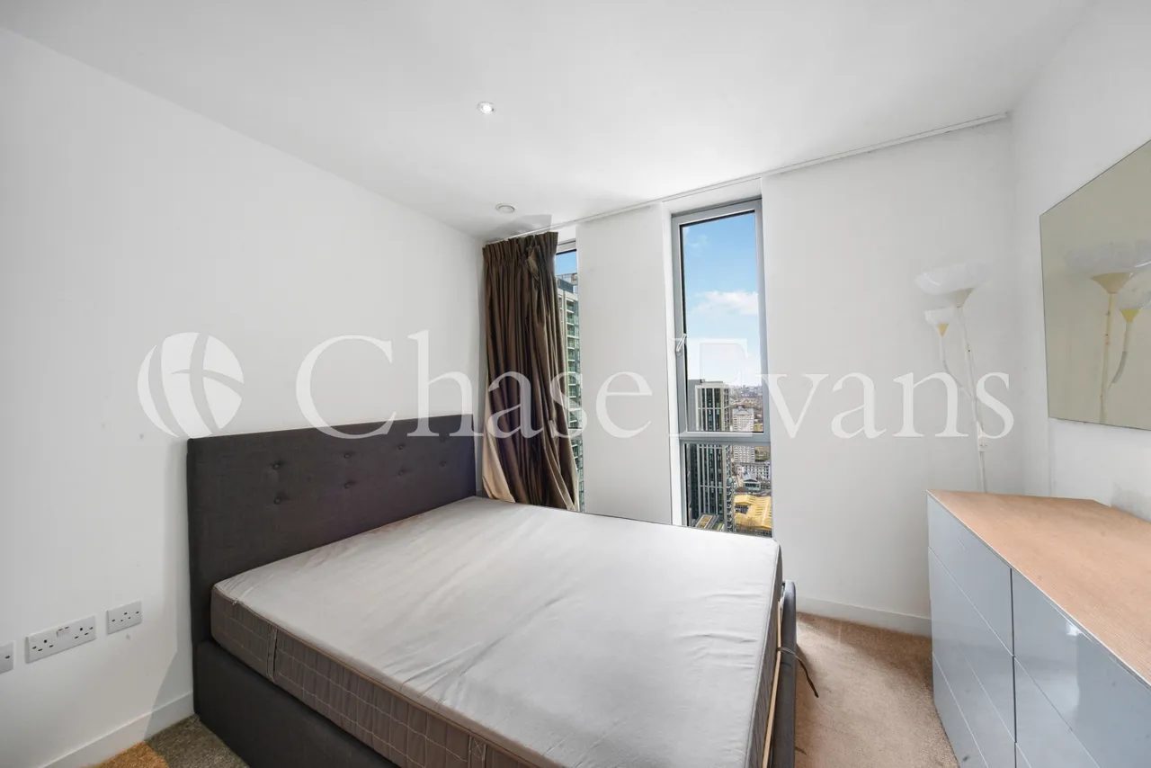 Pan Peninsula Square, Canary Wharf, E14, photo 5