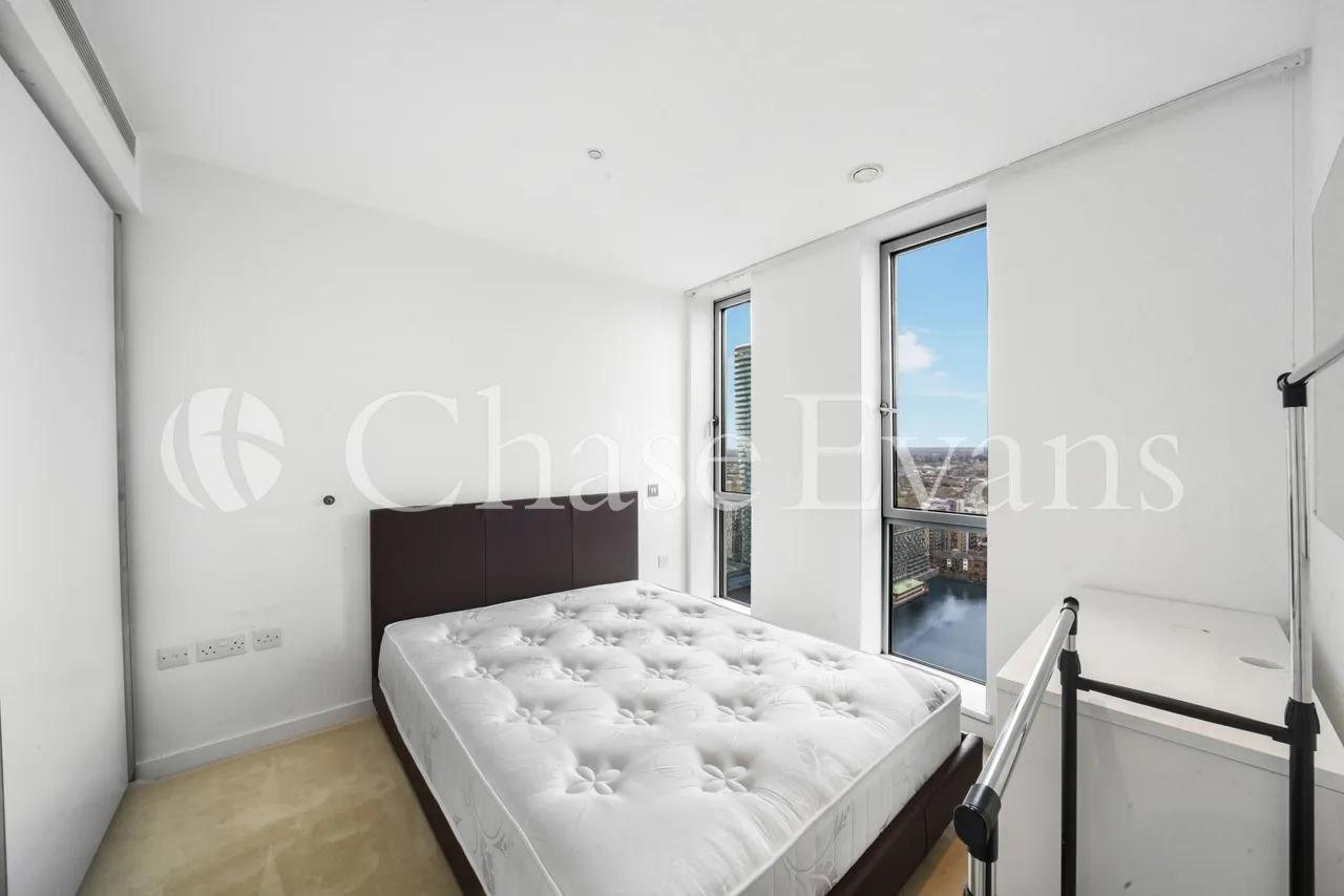Pan Peninsula Square, Canary Wharf, E14, photo 7