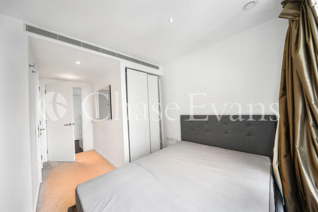 Pan Peninsula Square, Canary Wharf, E14, photo 6