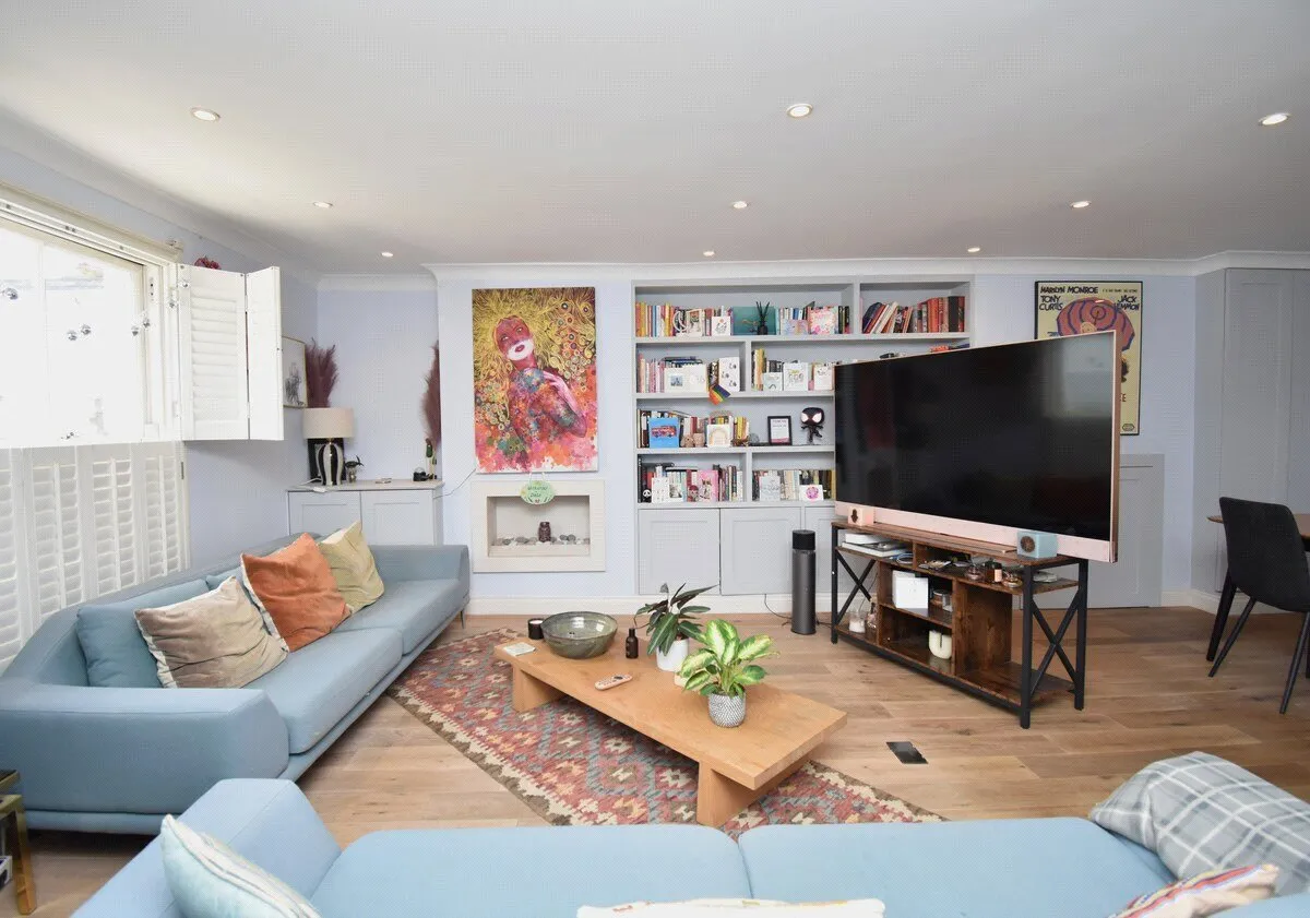 Poyntz Road, London, SW11, photo 2