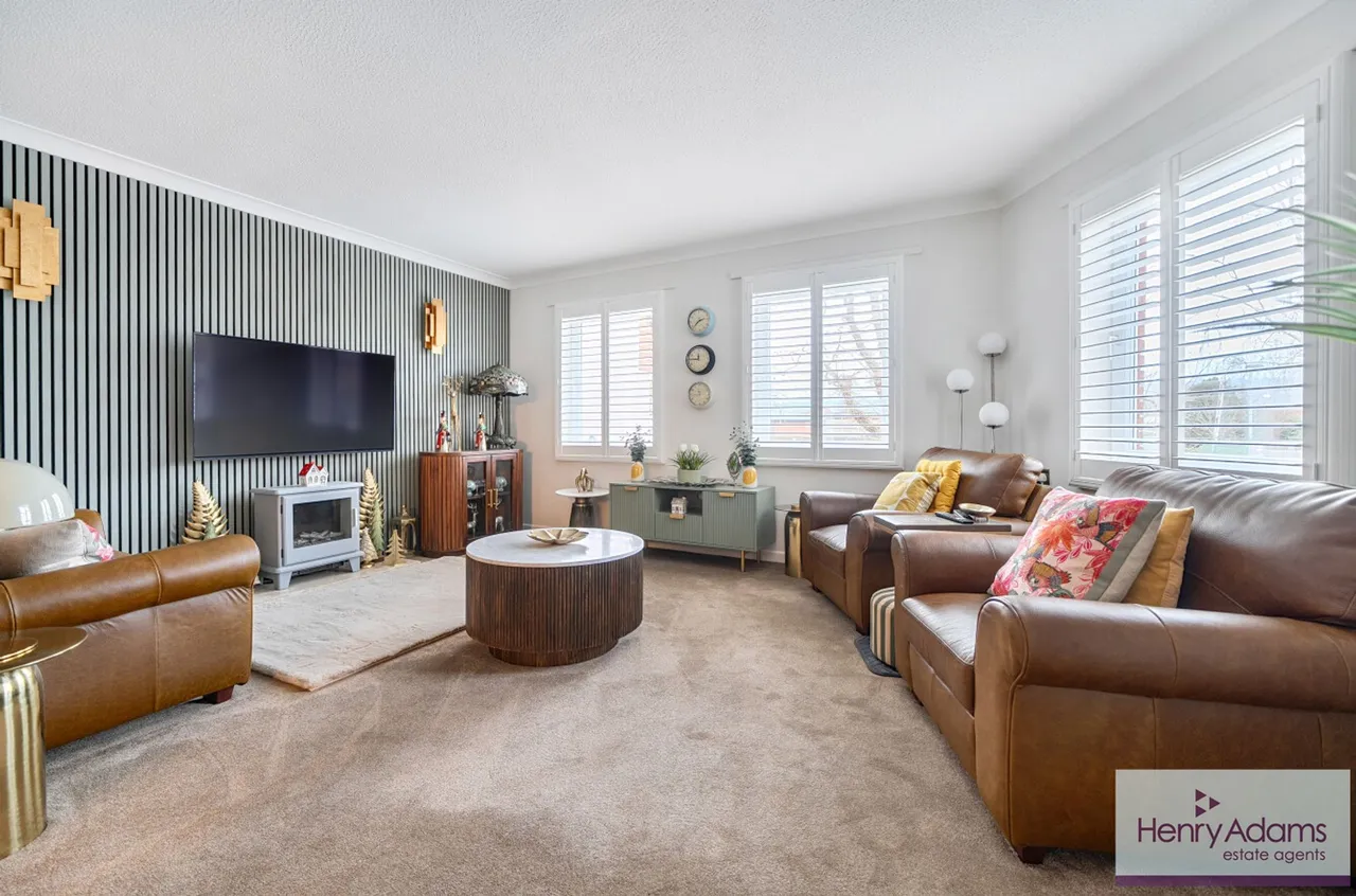 Charles Street, Lavant Court, GU32, photo 2