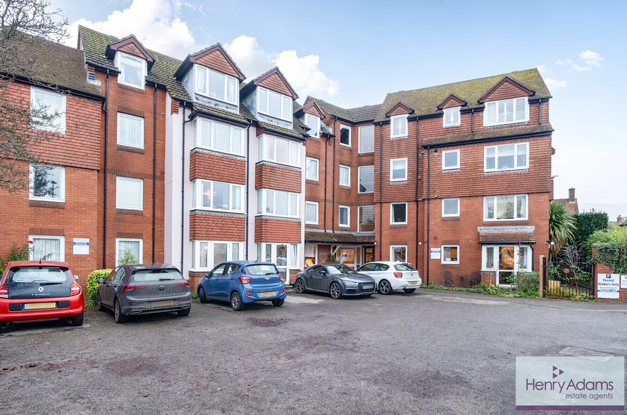 Charles Street, Lavant Court, GU32, photo 13
