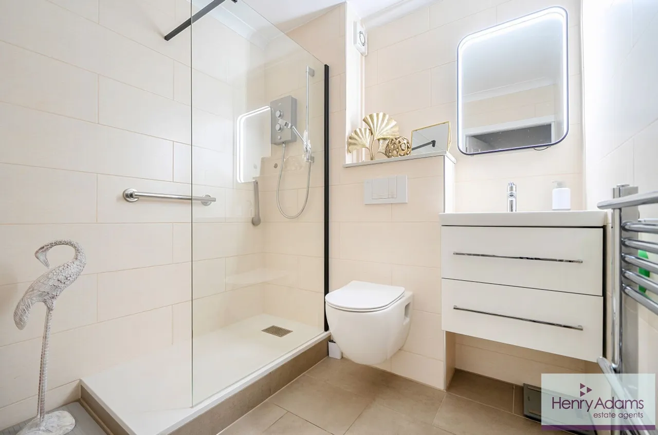 Charles Street, Lavant Court, GU32, photo 12