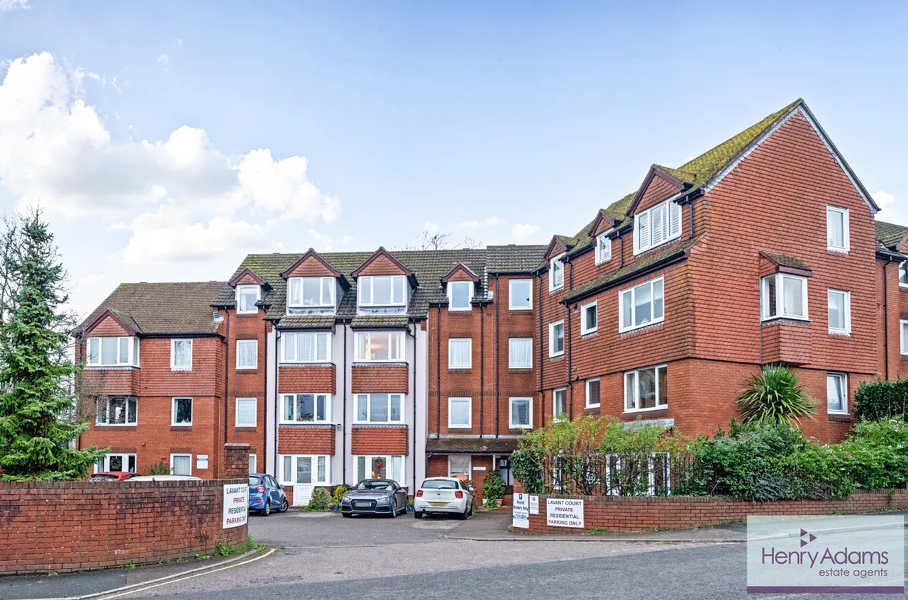 1 bed property for sale, Charles Street, Lavant Court, GU32