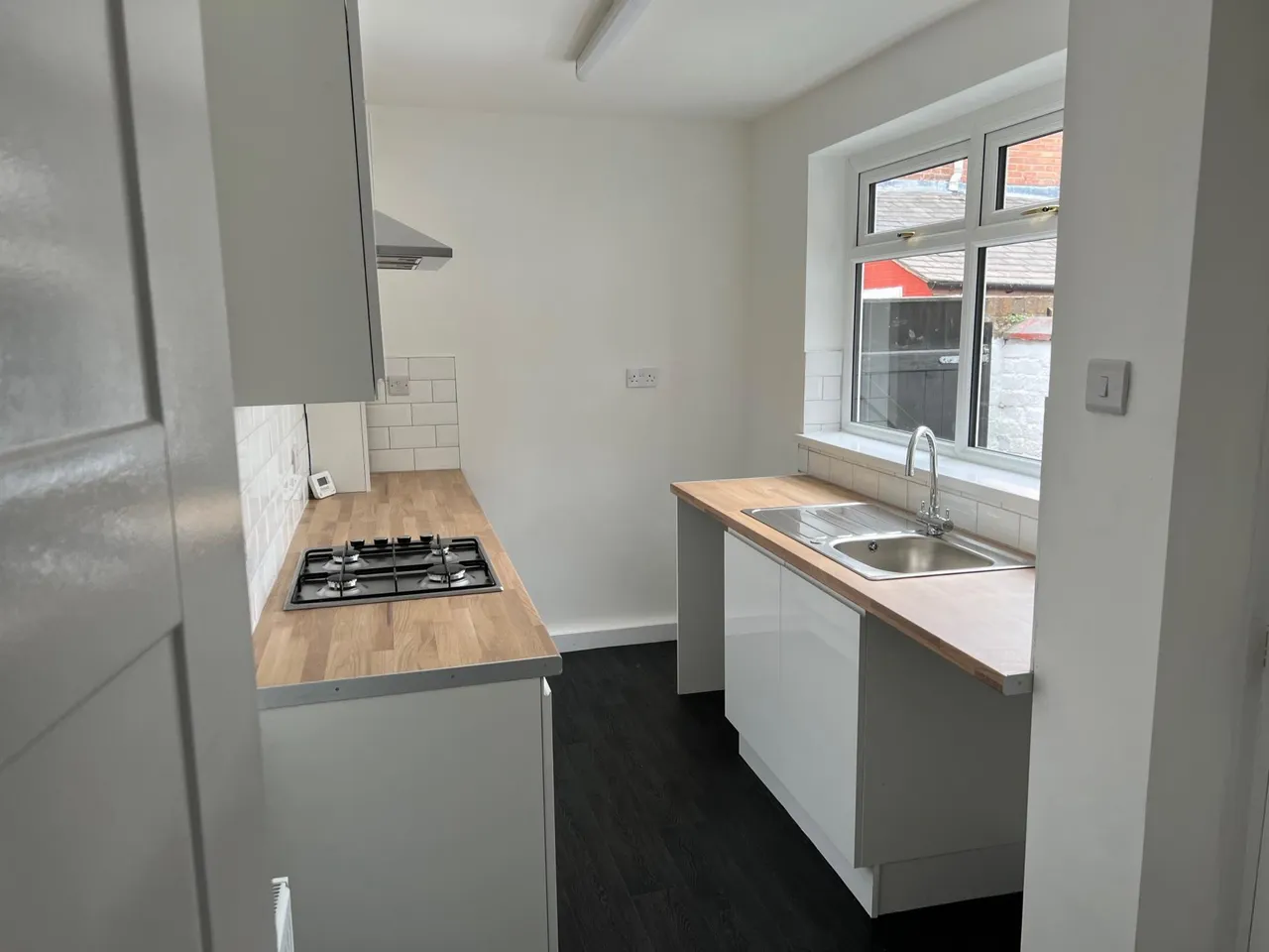 Wood Street, Middleton, M24, photo 2