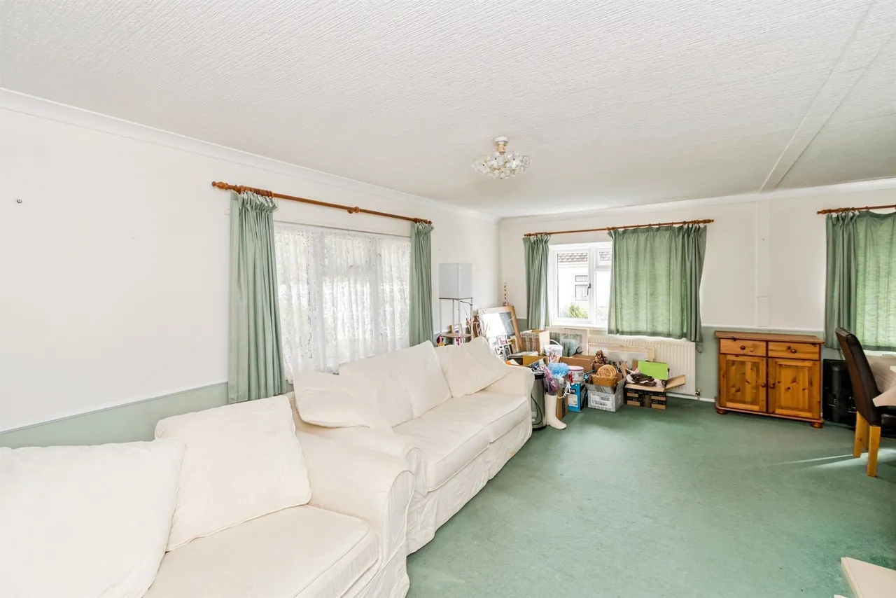Avondale Park, Colden Common, SO21, photo 12