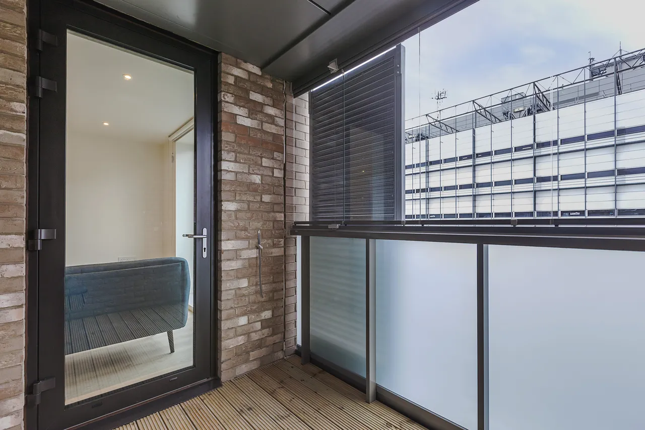 Valencia Close, London, E14, photo 8