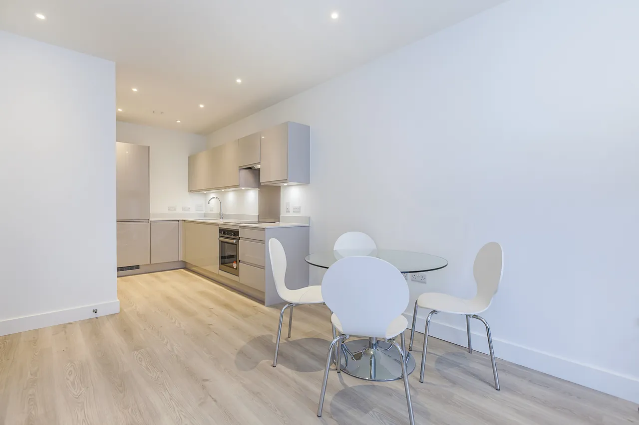 Valencia Close, London, E14, photo 2