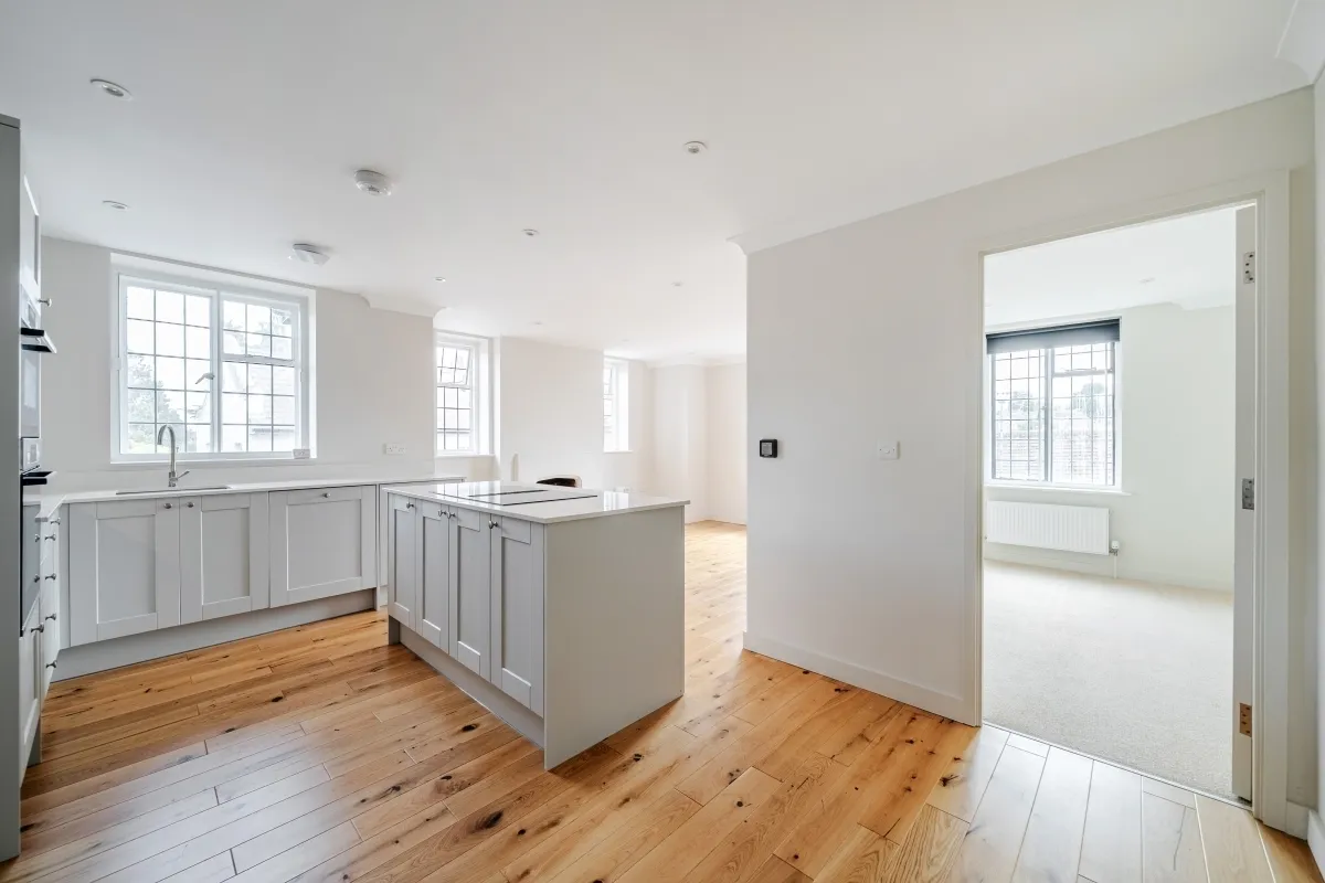 Lammas Lane, Esher KT10, photo 4