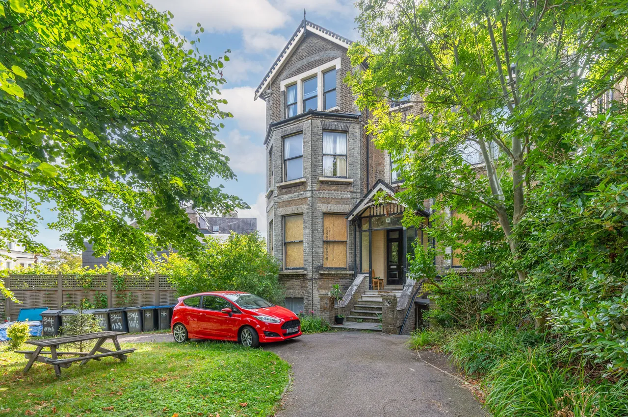 3 bed flat for sale — Lower Ground Floor, 34 Christchurch Avenue, London