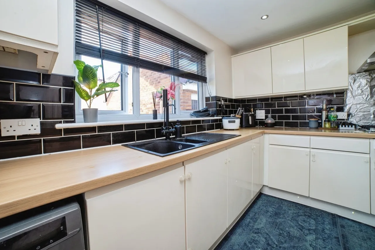 Cornmill Road, Sutton-in-Ashfield, Nottinghamshire, NG17, photo 4
