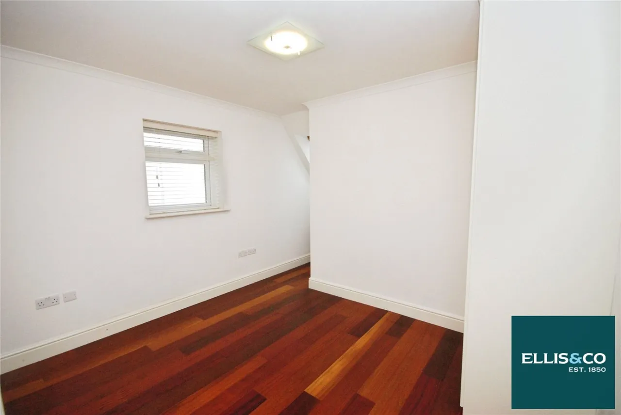 The Vale, Golders Green, NW11, photo 12
