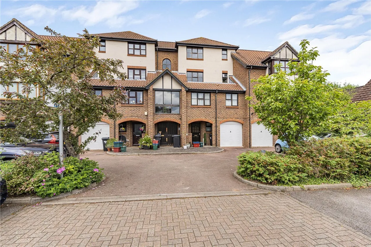 1 bed flat for sale, Beaumont Place, Isleworth, TW7
