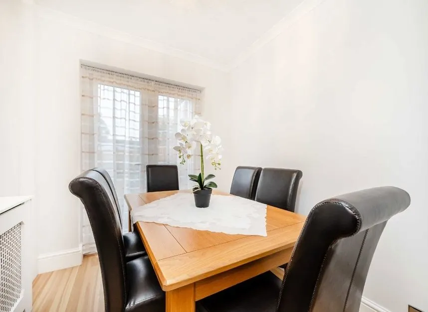 The Vale, Sunbury-on-thames, TW16, photo 5
