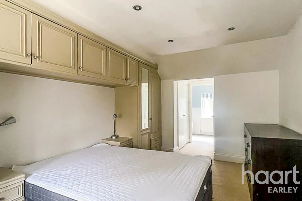 Toutley Road, RG41, photo 18