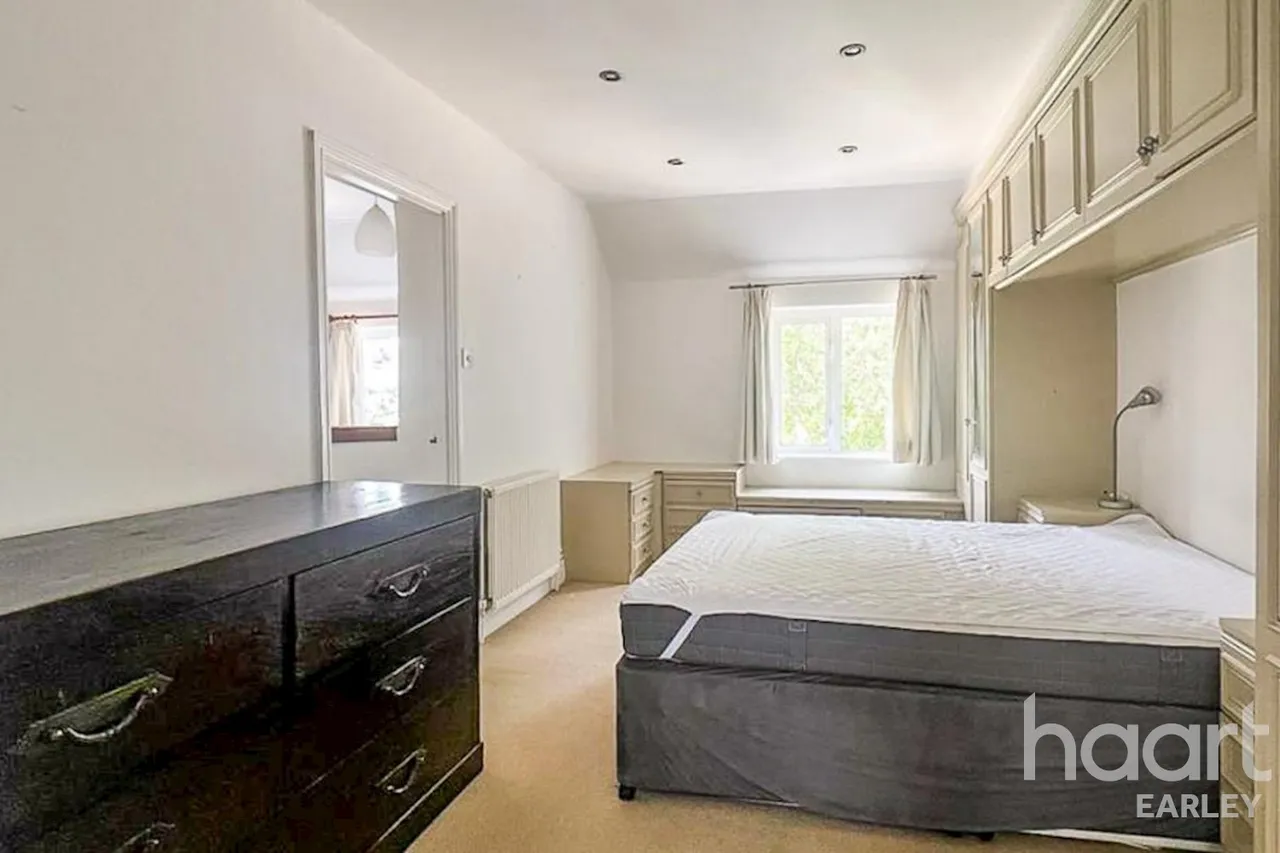 Toutley Road, RG41, photo 19