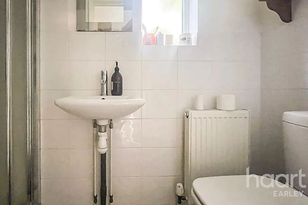 Toutley Road, RG41, photo 20