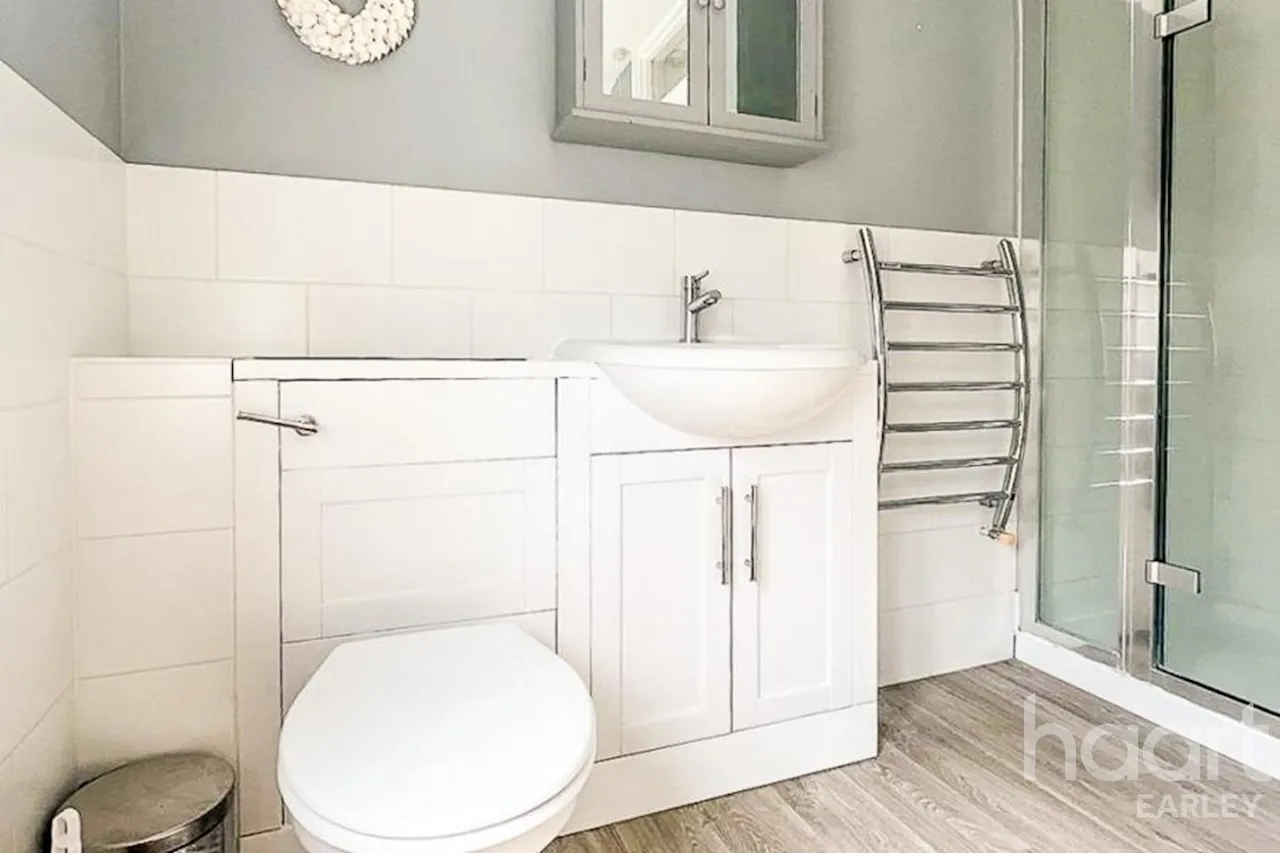 Toutley Road, RG41, photo 24