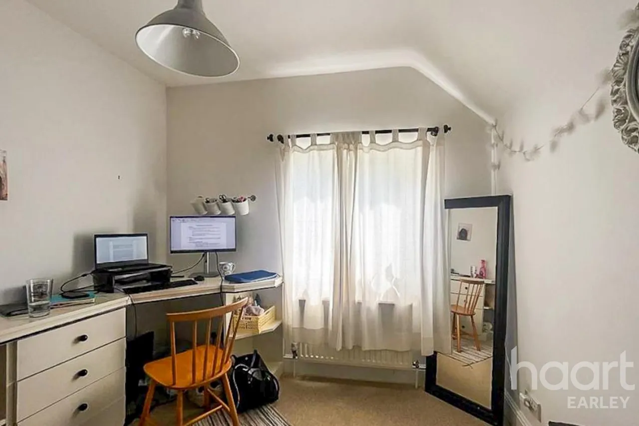 Toutley Road, RG41, photo 27