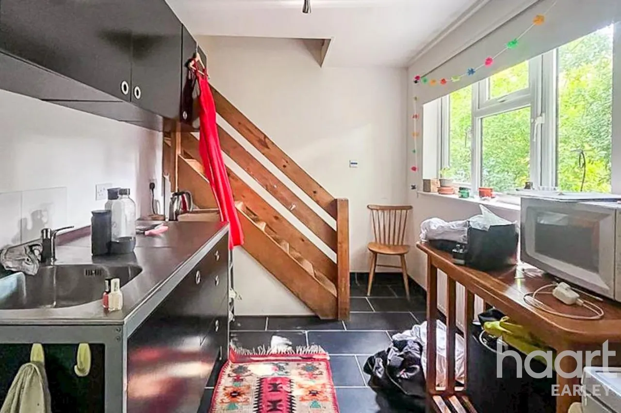 Toutley Road, RG41, photo 26