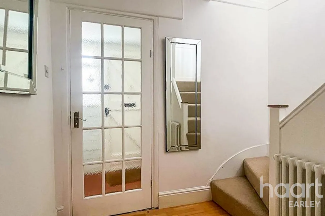 Toutley Road, RG41, photo 15