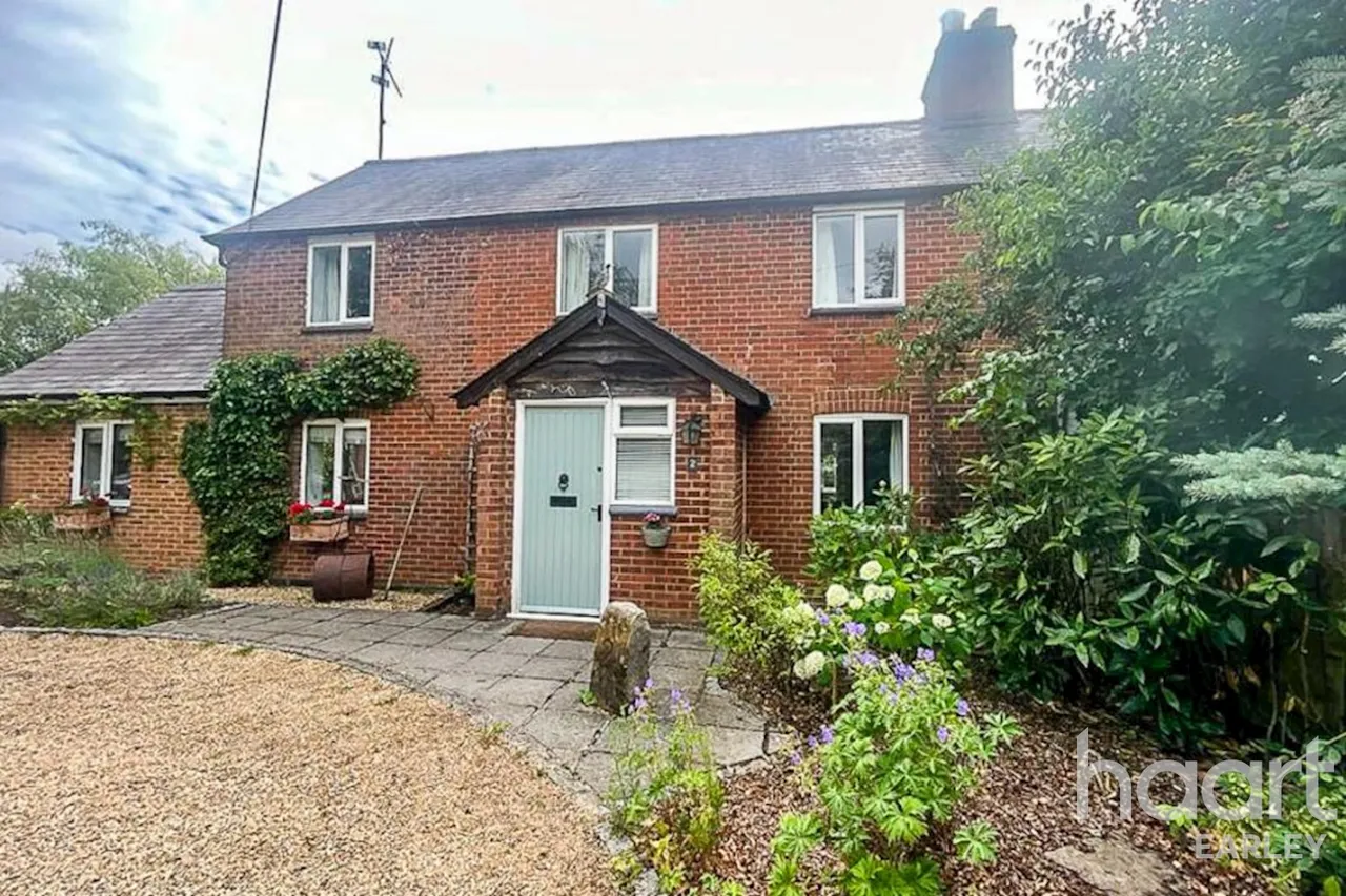 Toutley Road, RG41, photo 34