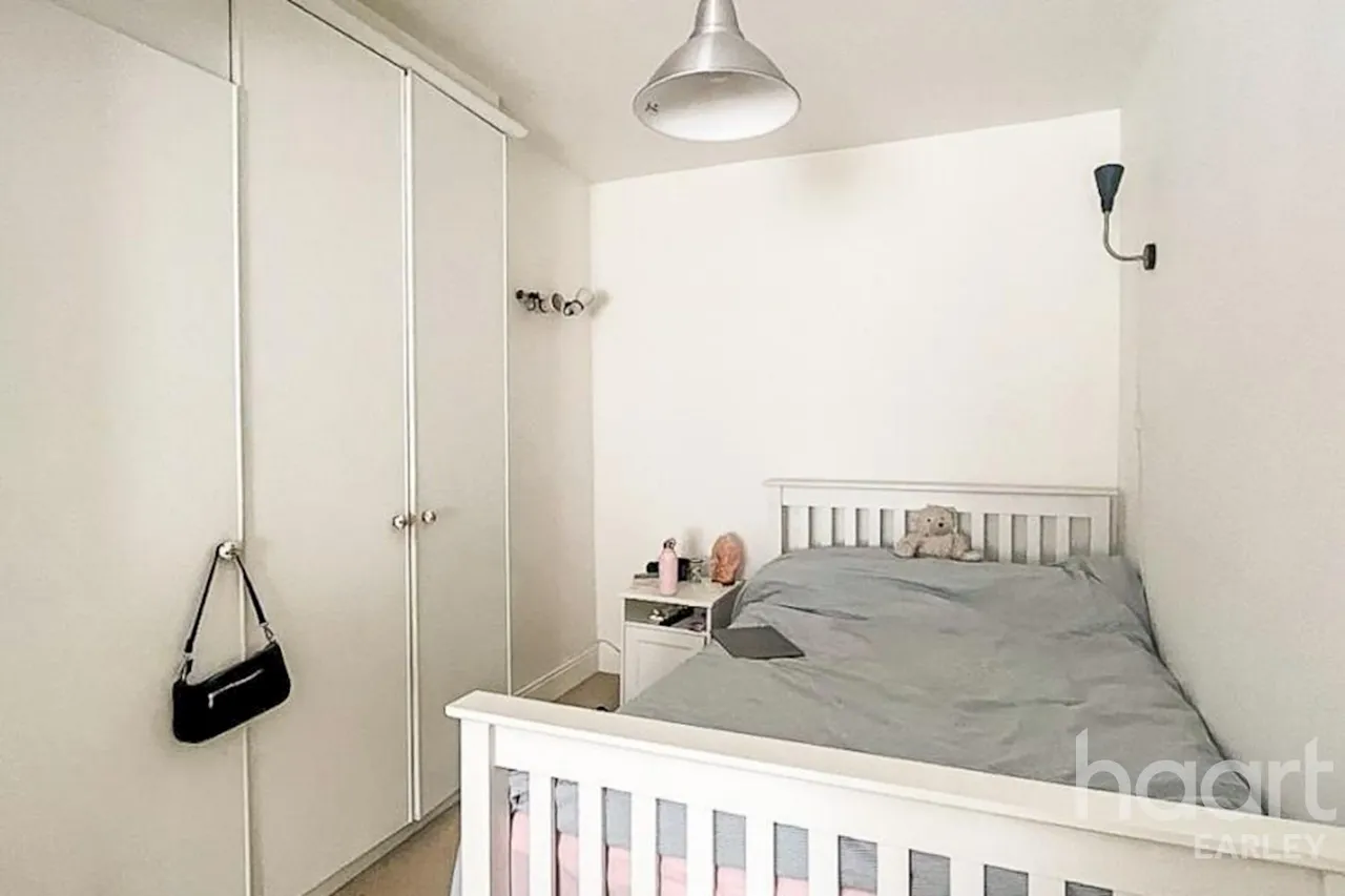 Toutley Road, RG41, photo 30