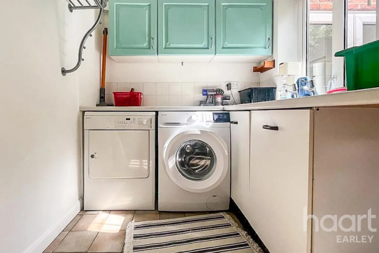 Toutley Road, RG41, photo 11