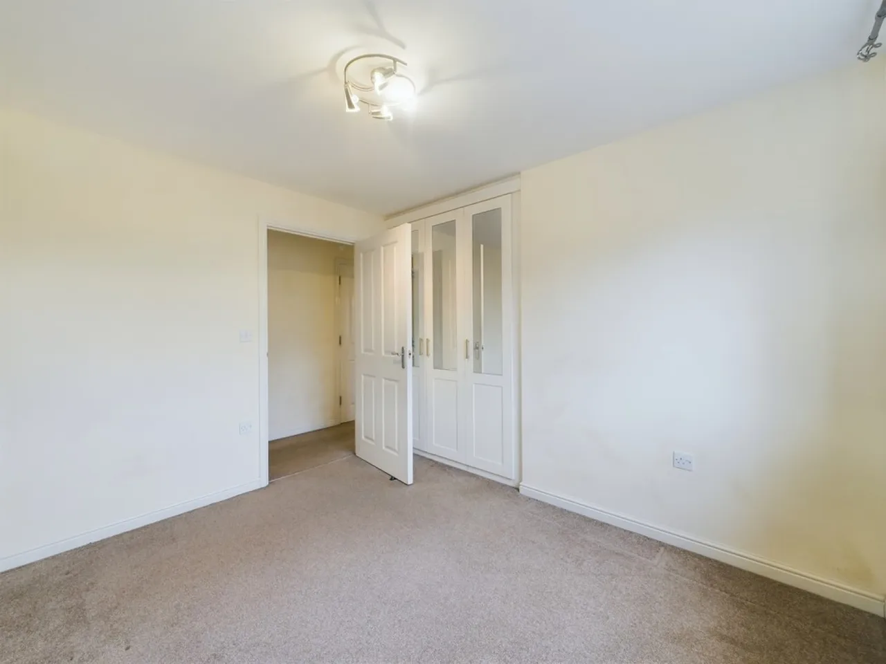 Tovey Crescent, Manadon Park, Plymouth, photo 5