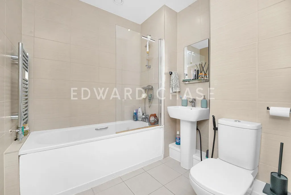 Clarence Avenue, Ilford, IG2, photo 11