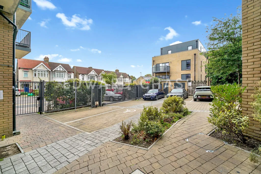 Clarence Avenue, Ilford, IG2, photo 13