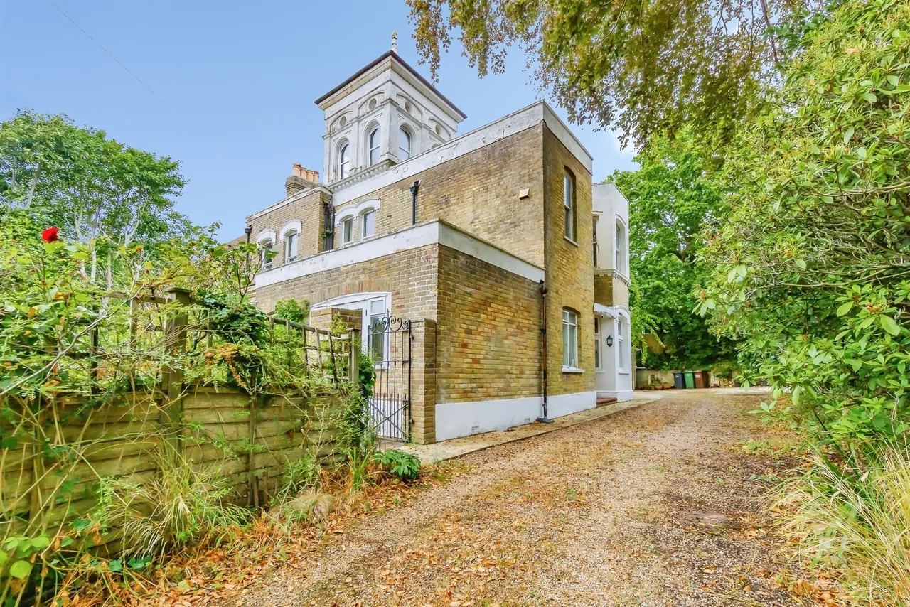 Hoads Wood Road, Hastings, TN34, photo 25