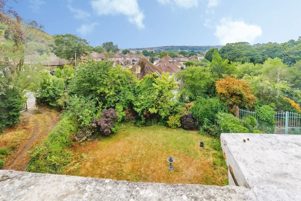 Hoads Wood Road, Hastings, TN34, photo 23