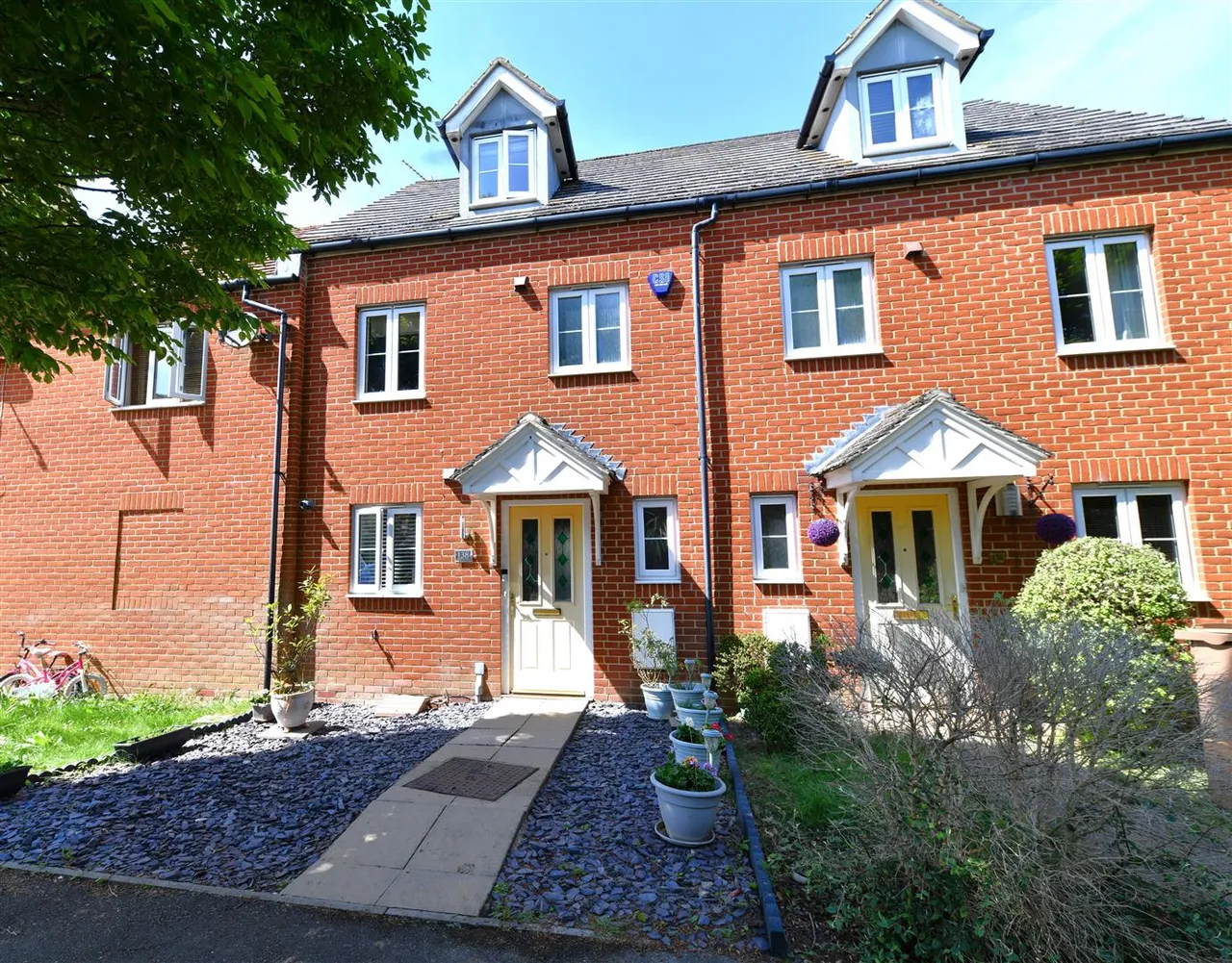 3 bed house for sale — Mendip Way, Stevenage, Herts, SG1 6GX