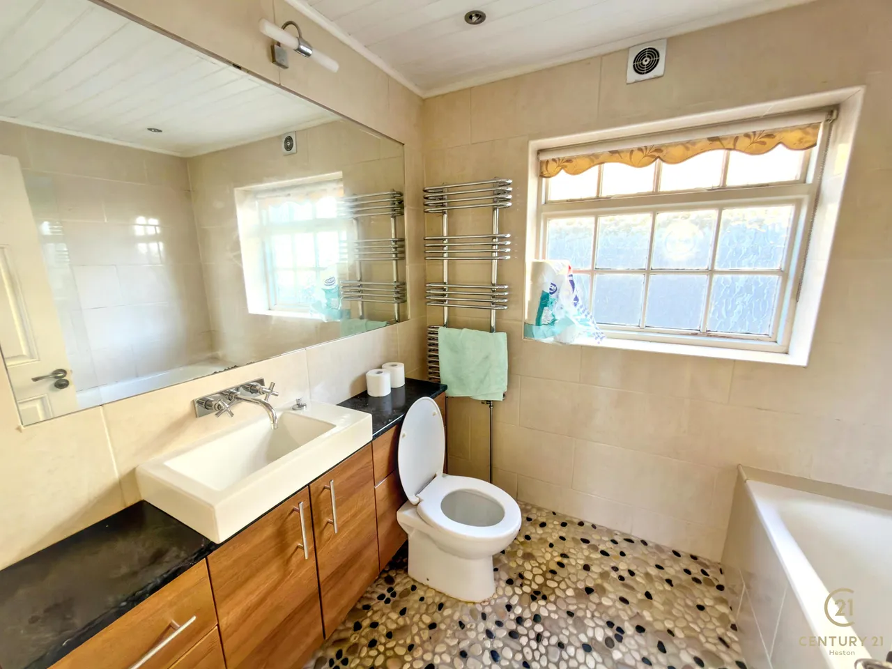 Sutton Road, Hounslow, TW5, photo 9