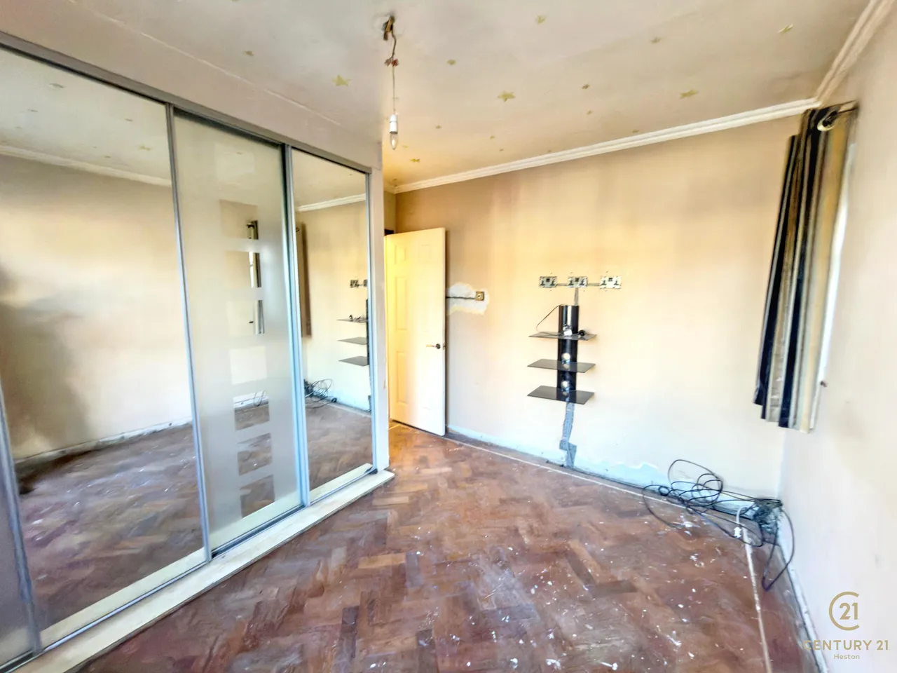 Sutton Road, Hounslow, TW5, photo 4