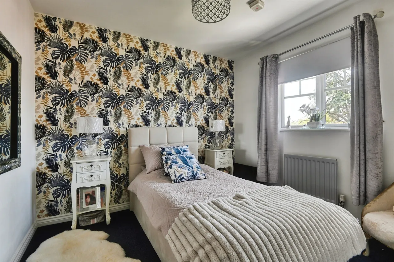Ludworth Avenue, Marston Green, B37, photo 12