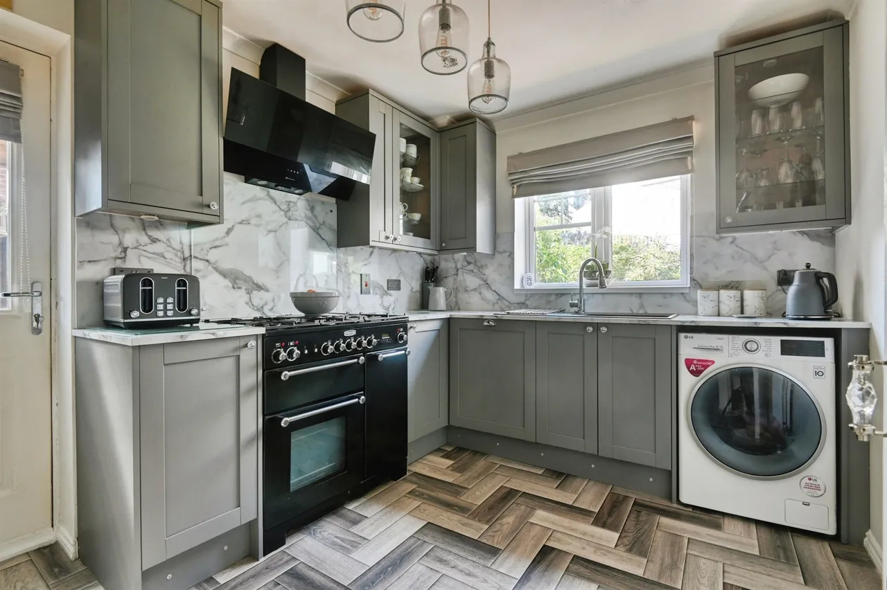 Ludworth Avenue, Marston Green, B37, photo 5