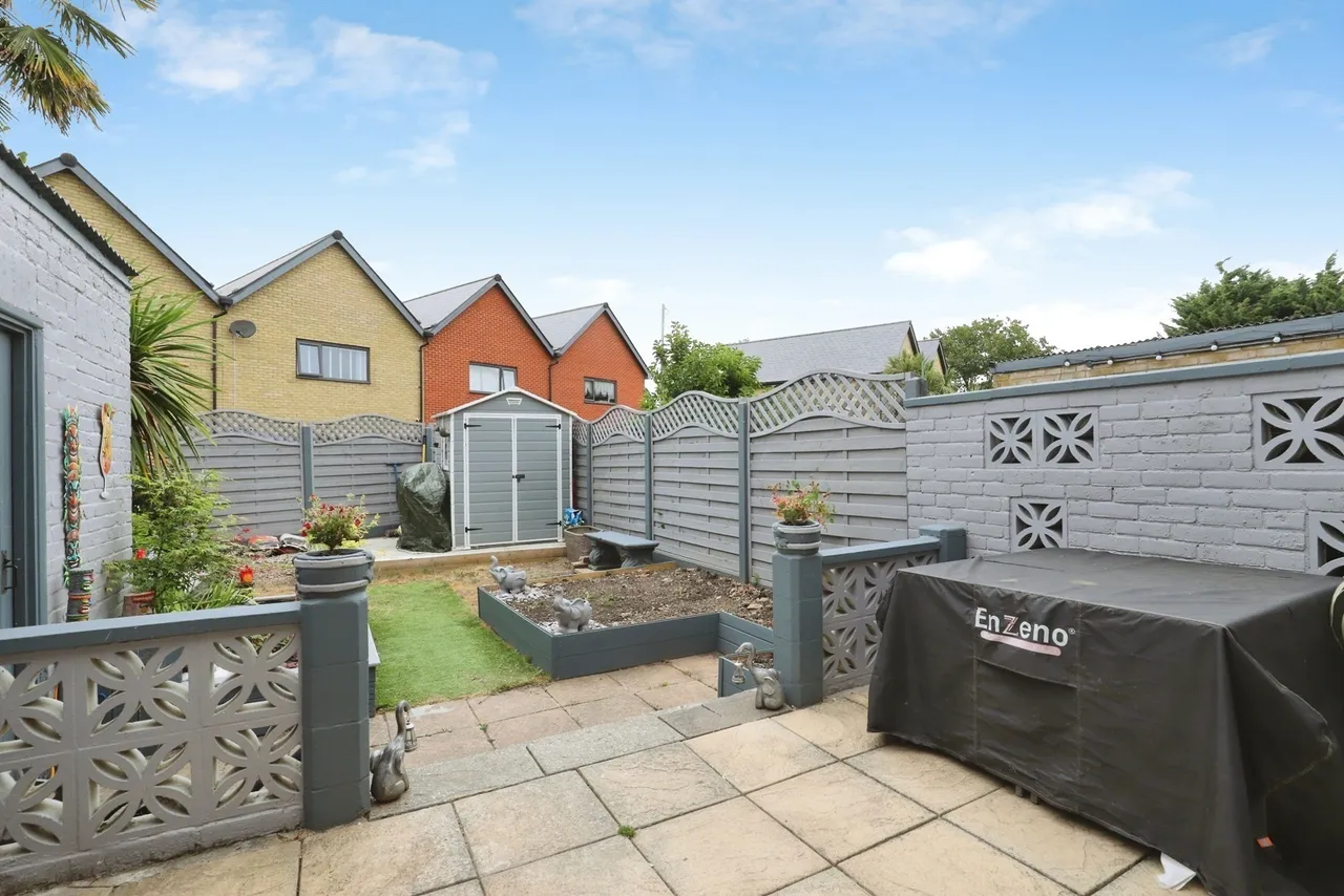 Portland Avenue, Sittingbourne, Kent, ME10, photo 4
