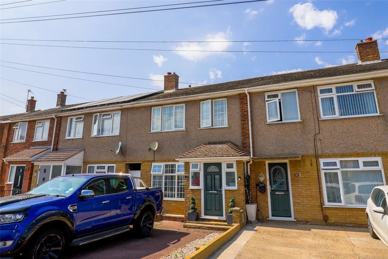 3 bed house for sale — Portland Avenue, Sittingbourne, Kent, ME10