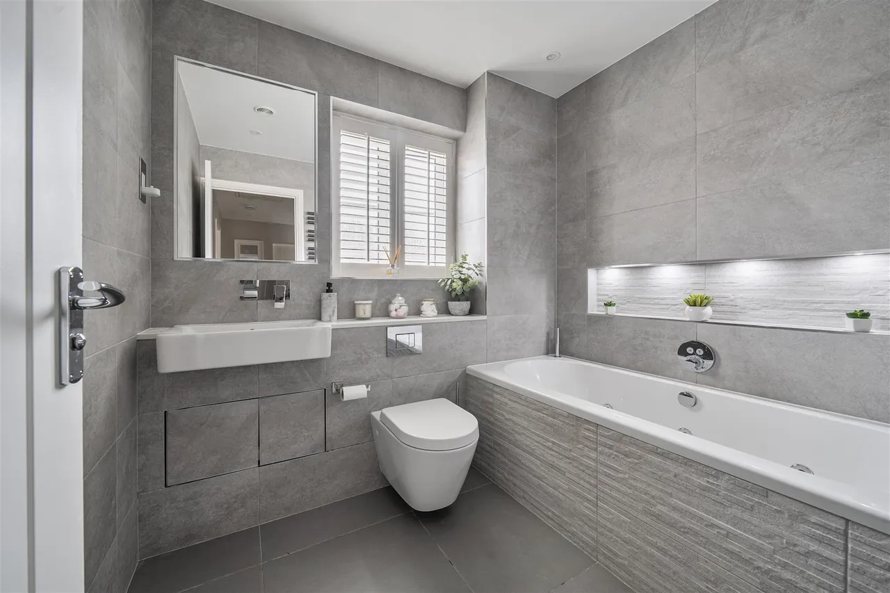 Alnwick Road, Trowbridge, BA14, photo 8