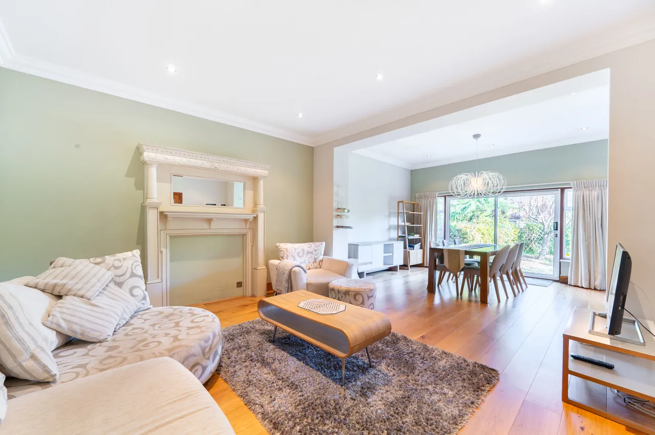 3 bed flat for sale, London, NW2