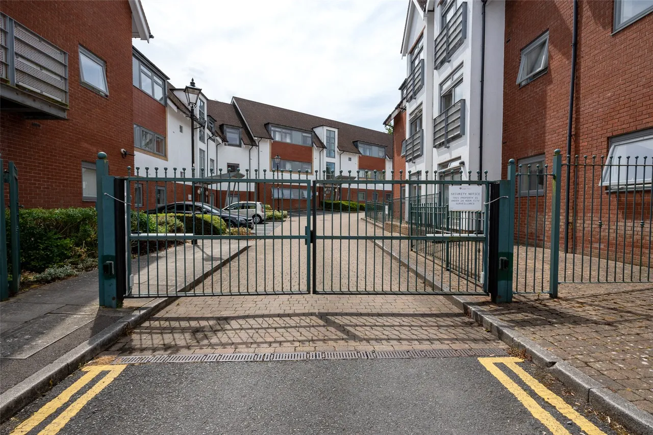 Middlepark Drive, Northfield, Birmingham, West Midlands, B31 2FQ, photo 10