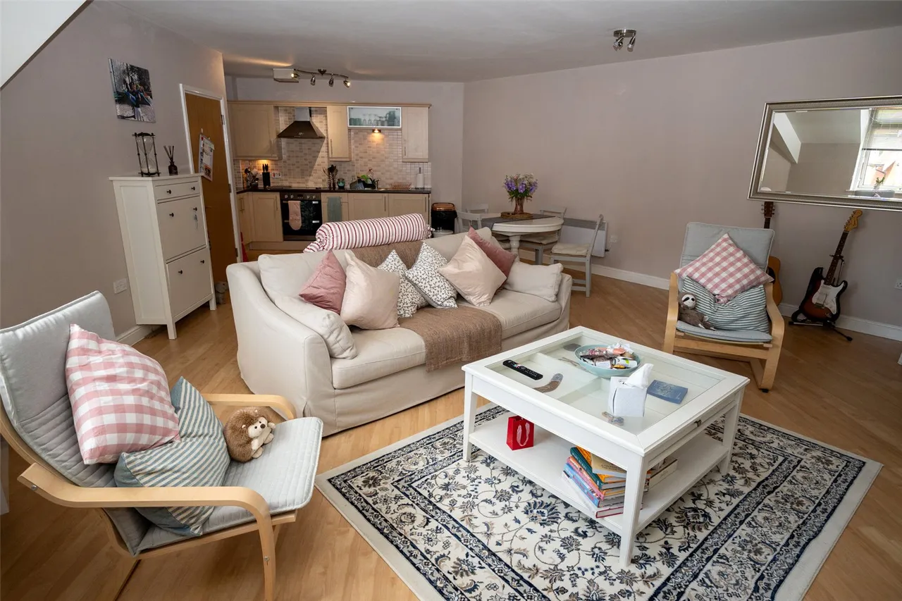 Middlepark Drive, Northfield, Birmingham, West Midlands, B31 2FQ, photo 4