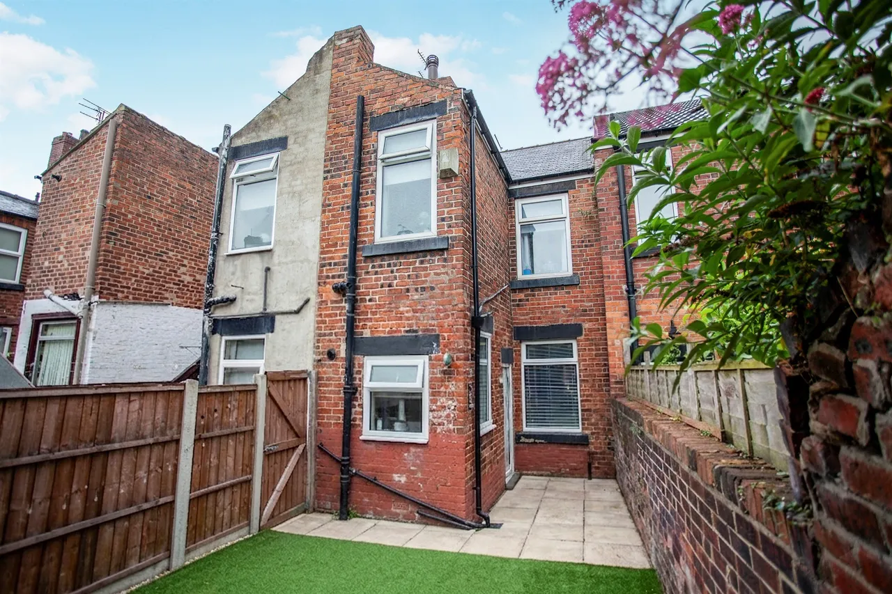 Crossland Street, Swinton, S64, photo 17