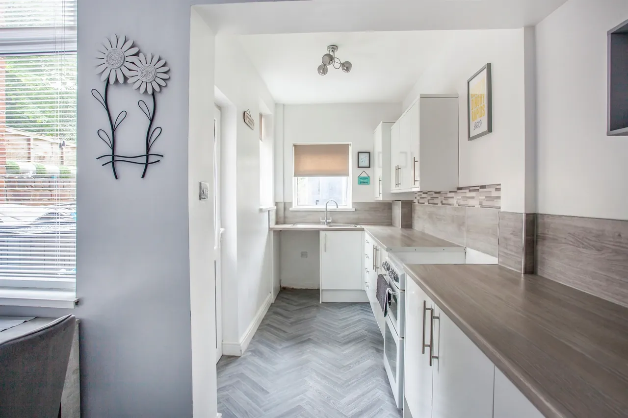Crossland Street, Swinton, S64, photo 7