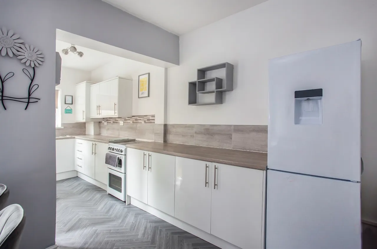 Crossland Street, Swinton, S64, photo 3