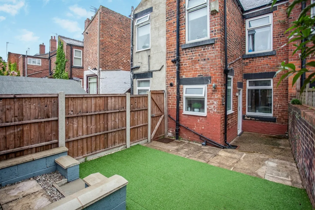 Crossland Street, Swinton, S64, photo 16